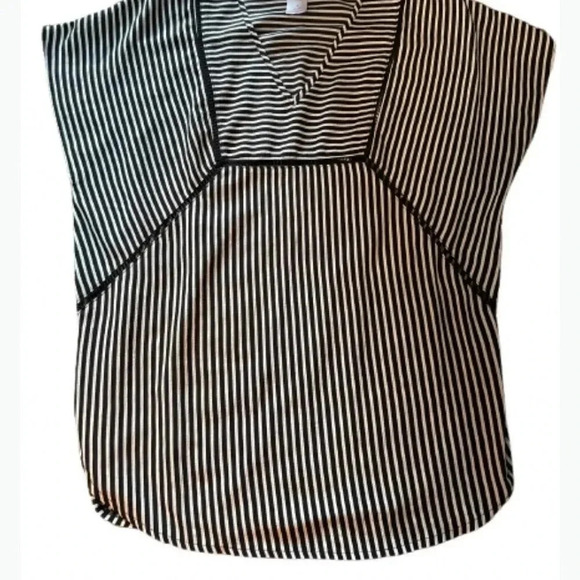 XHILARATION BLACK &White Striped oversized short sleeve peasant top size medium - Picture 4 of 8